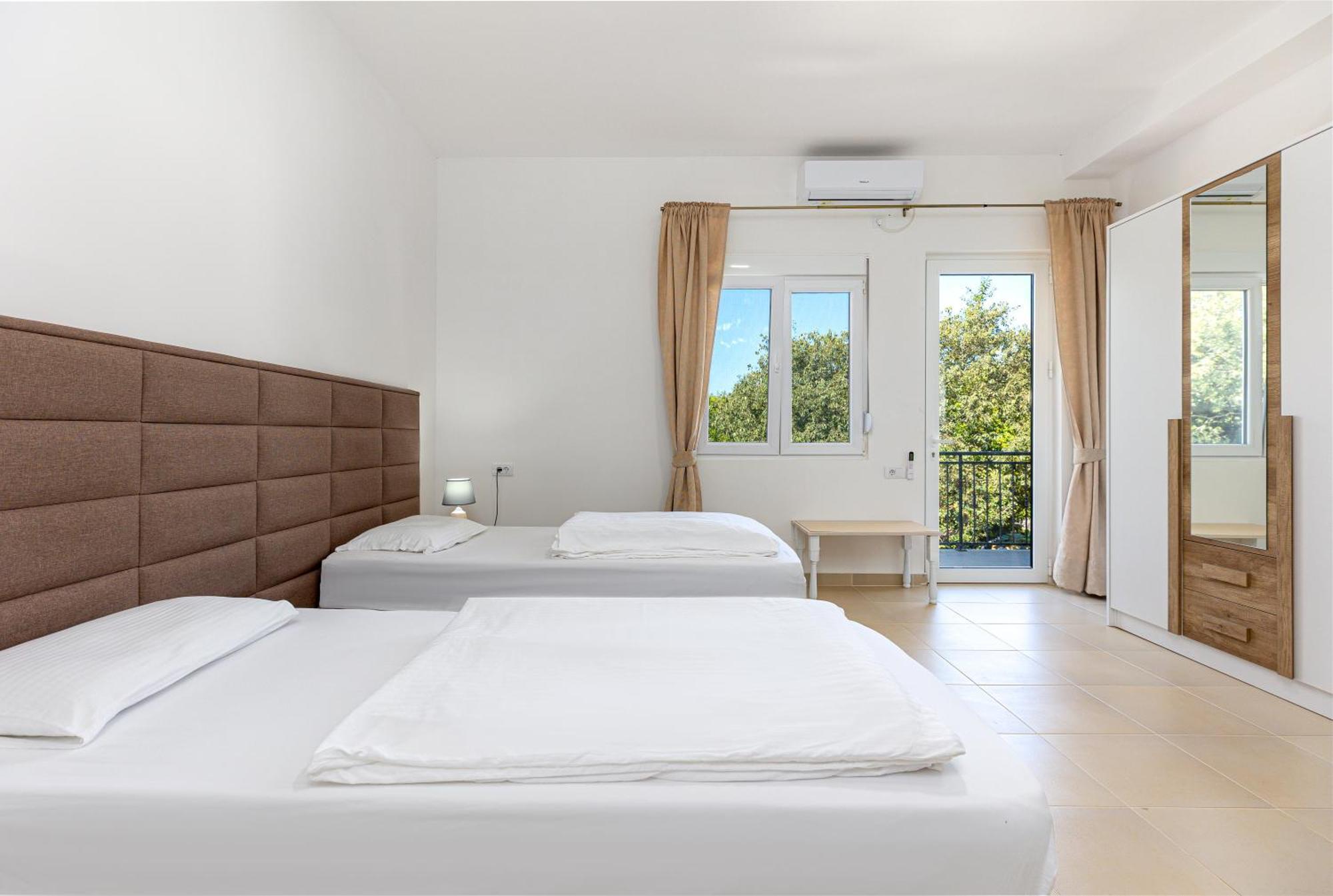 Apartments Lustica Radovici Kamer foto